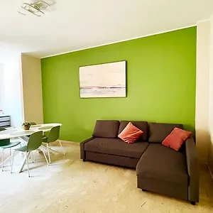 https://atene-house.it-lombardy.com